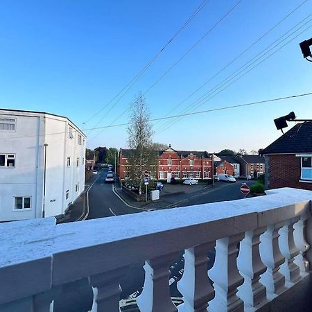 Bright, First Floor, One Bedroom Flat In Wimborne Wimborne Minster Extérieur photo