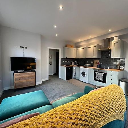 Bright, First Floor, One Bedroom Flat In Wimborne Wimborne Minster Extérieur photo