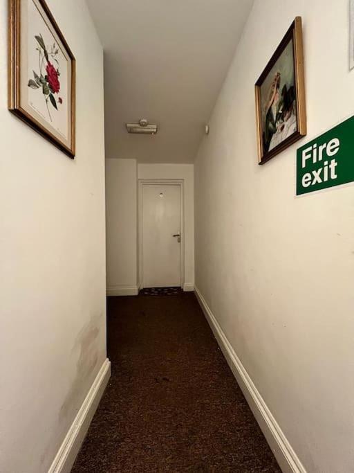 Bright, First Floor, One Bedroom Flat In Wimborne Wimborne Minster Extérieur photo