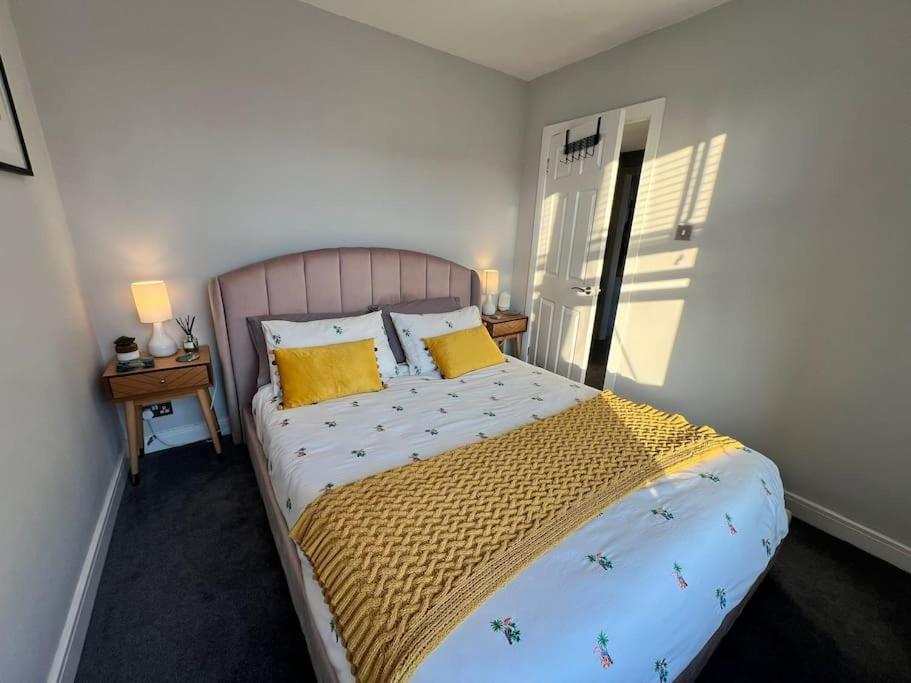 Bright, First Floor, One Bedroom Flat In Wimborne Wimborne Minster Extérieur photo