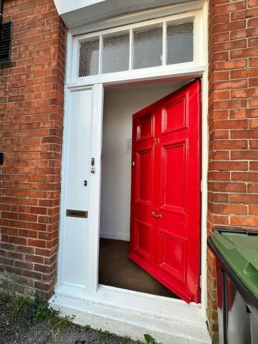 Bright, First Floor, One Bedroom Flat In Wimborne Wimborne Minster Extérieur photo