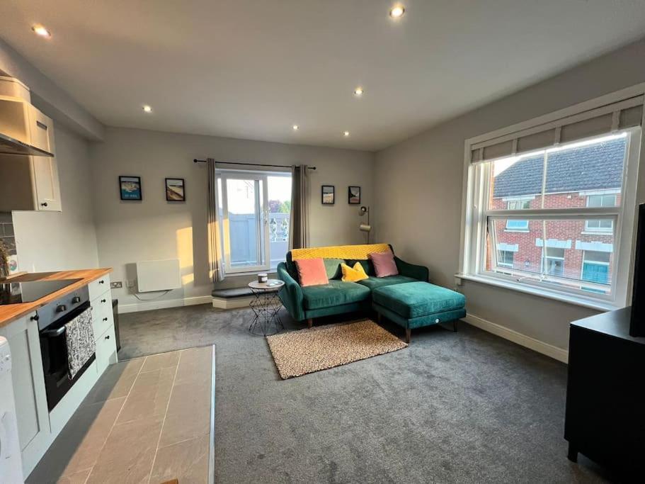 Bright, First Floor, One Bedroom Flat In Wimborne Wimborne Minster Extérieur photo